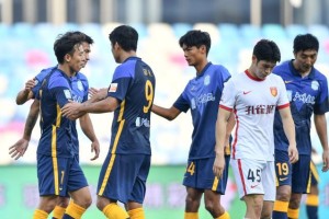 百家乐网址-【中超】叶楚贵梅开二度鲍亚雄伤退 广州城4比0河北