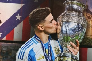 电讯报：去年利物浦利用曼城对迪亚斯的兴趣换小蜘蛛，被曼城反拒